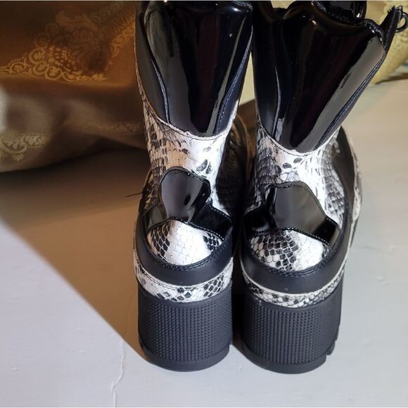 LADIES FASHIONOVA SNAKESKIN LOOK BOOT - Picture 10 of 15